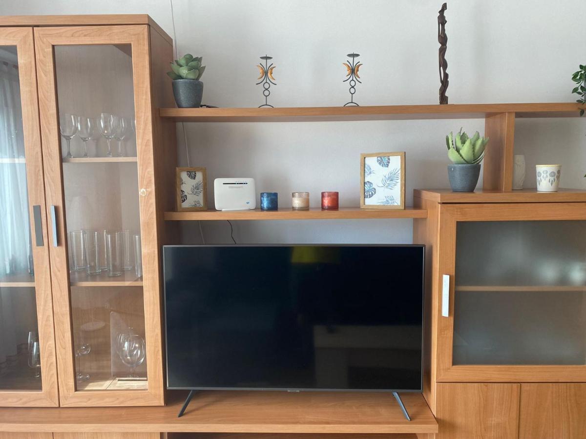 오그로브 Pepona'S House - Wifi, Smart Tv & Netflix 아파트 외부 사진